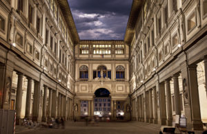 L’esterno della Galleria degli Uffizi.