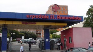 L’ingresso dell’Ospedale SS. Annunziata di Napoli.