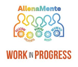 Il logo “AllenaMente - work in progress” reca il nome dell’evento e il disegno stilizzato della sagoma di cinque persone.