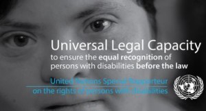 Realizzazione grafica curata dalle Nazioni Unite sull’articolo 12 della Convenzione ONU sui Diritti delle Persone con Disabilità (“Uguale riconoscimento dinnanzi alla Legge”).