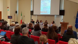 Un momento dell’incontro “Donne con disabilità, la doppia discriminazione” svoltosi a Roma il 22 maggio. Al tavolo, alcune delle relatrici intervenute (fonte: agenzia di stampa «DiRE»).