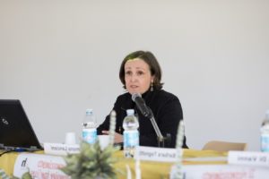 Simona Lancioni espone il suo intervento al seminario «Il riconoscimento del caregiver familiare».